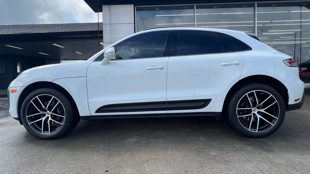 Used 2022 Porsche Macan image 3