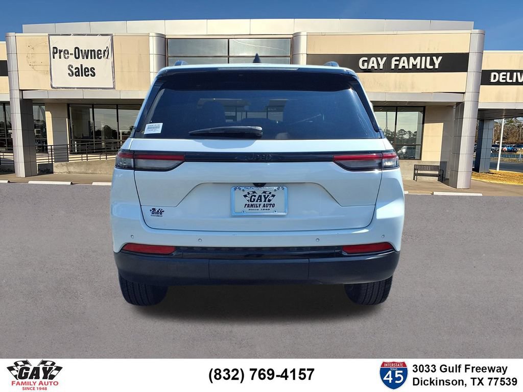 Used 2024 Jeep Grand Cherokee Altitude RWD image 19