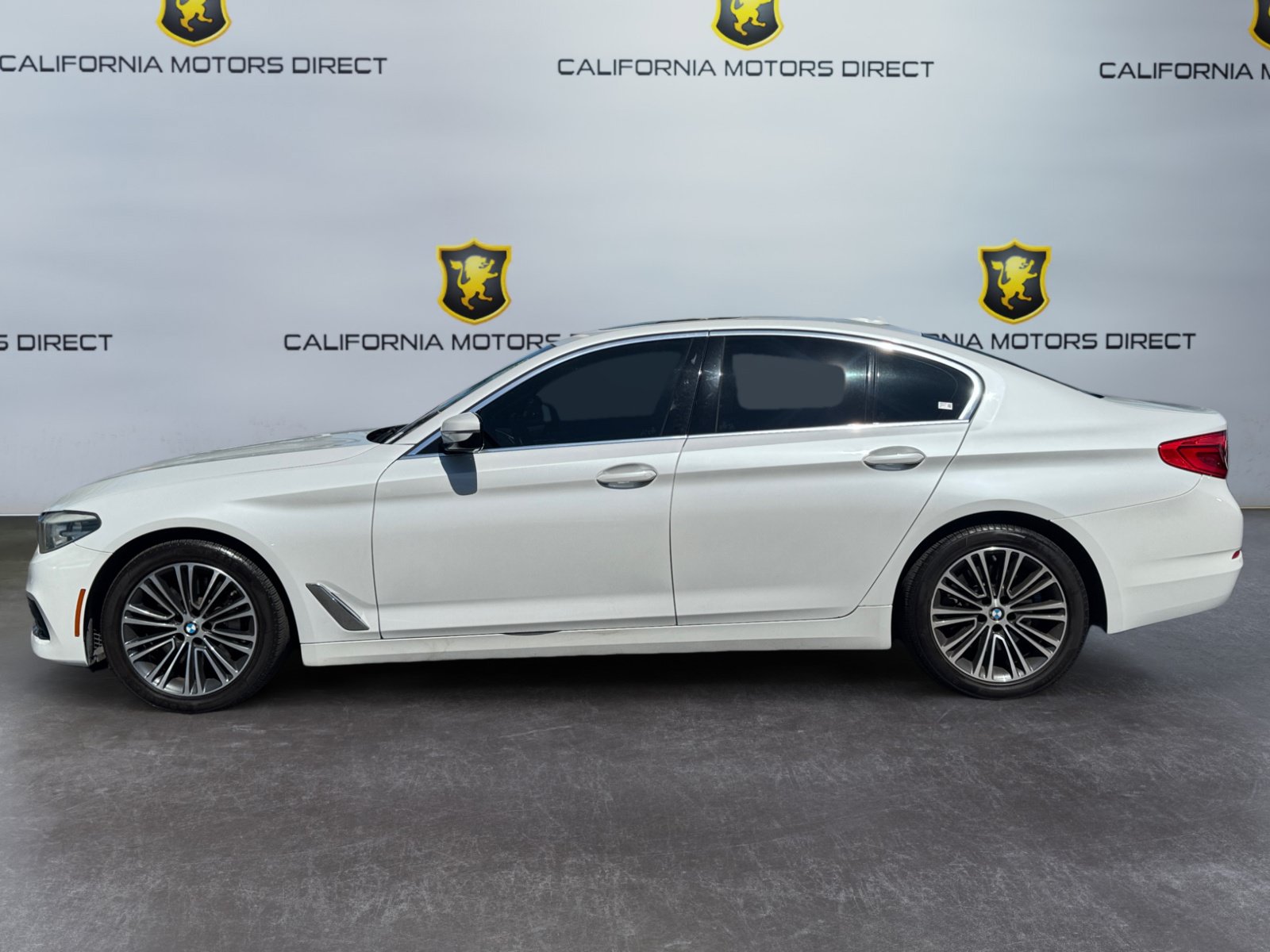 Used 2019 BMW 530i w/ Convenience Package RWD image 2