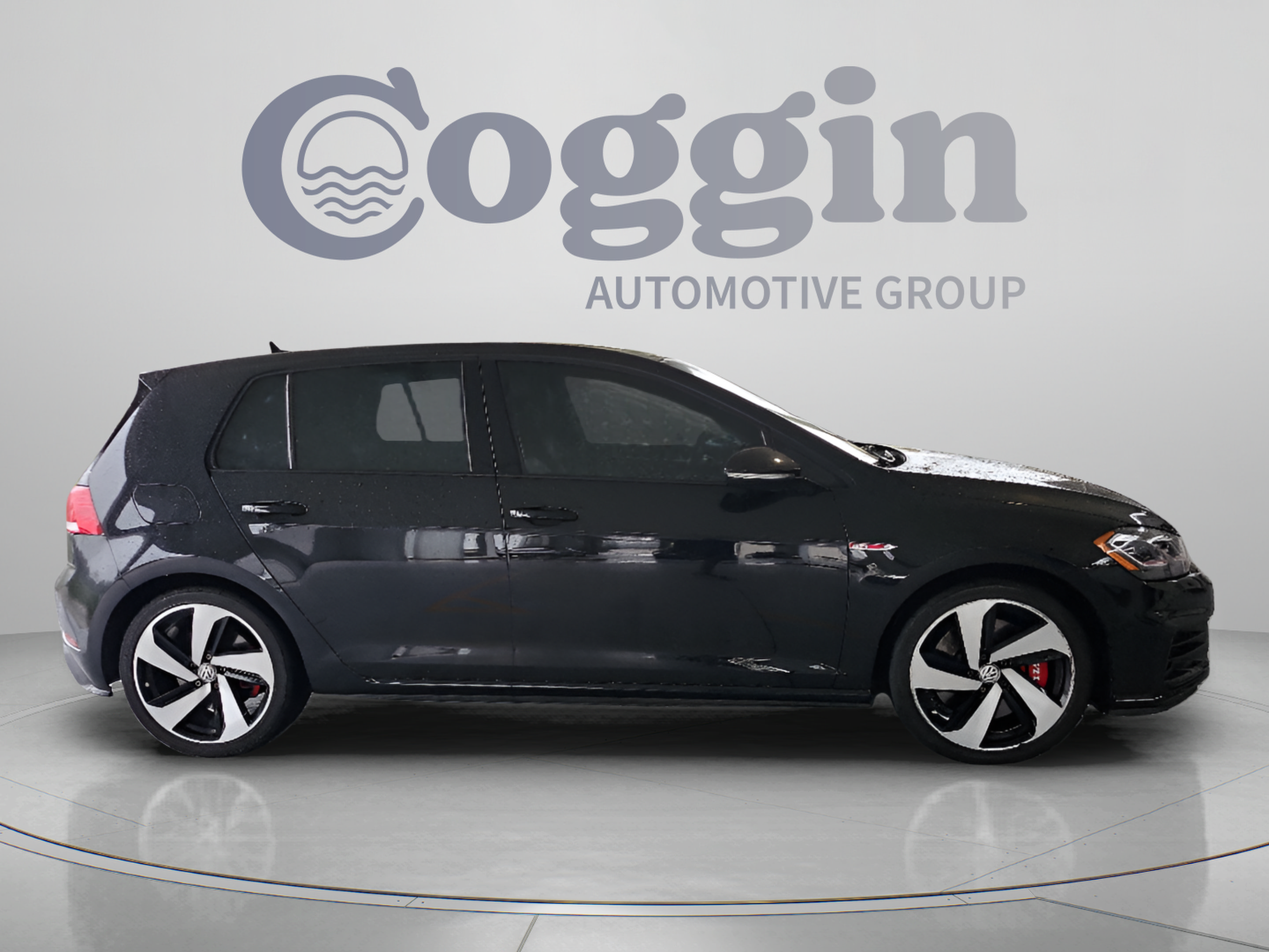 Used 2019 Volkswagen Golf 4-Door FWD image 6