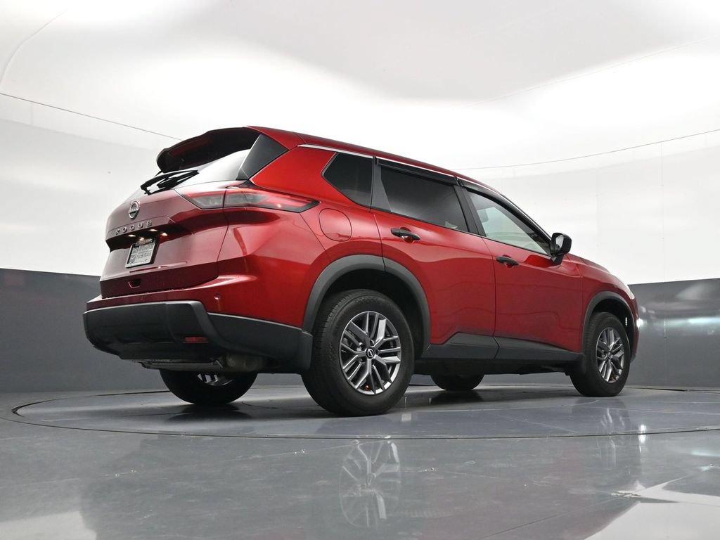 Used 2025 Nissan Rogue S FWD image 25