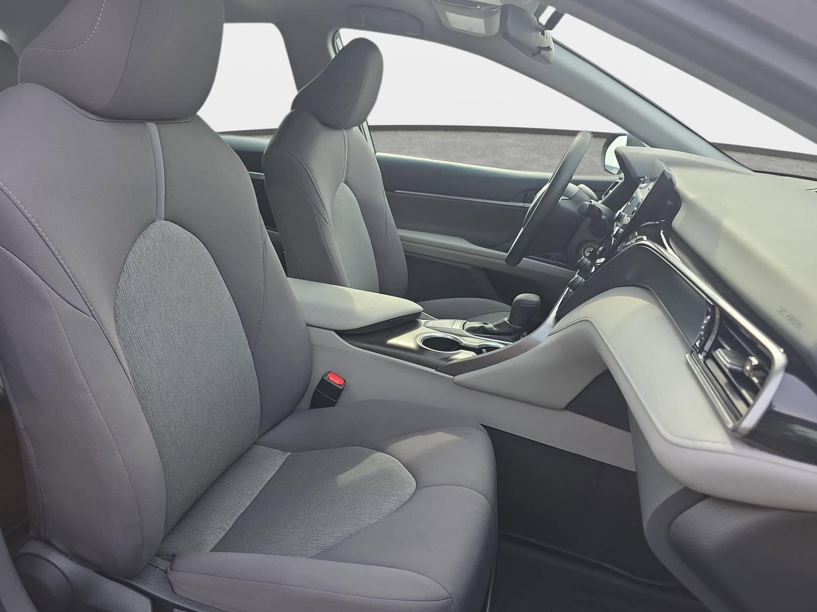 Used 2023 Toyota Camry LE FWD image 10