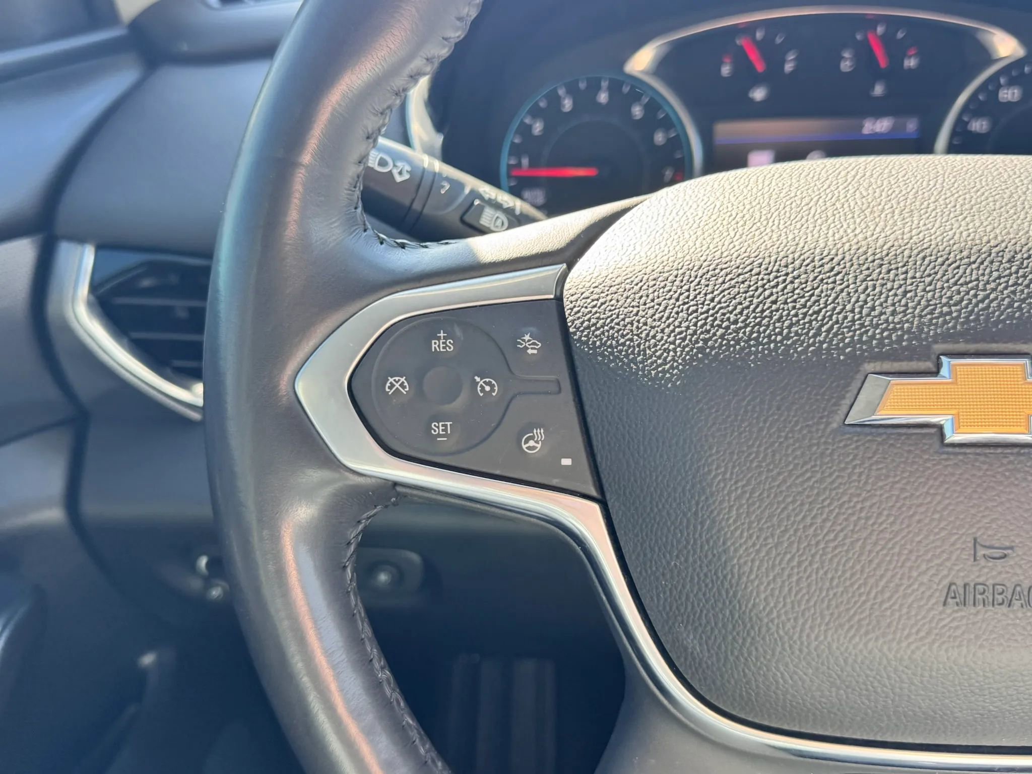 Used 2021 Chevrolet Traverse Premier AWD/4WD image 14