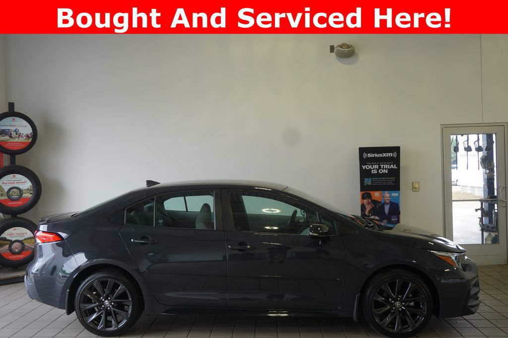 Used 2023 Toyota Corolla SE FWD image 2