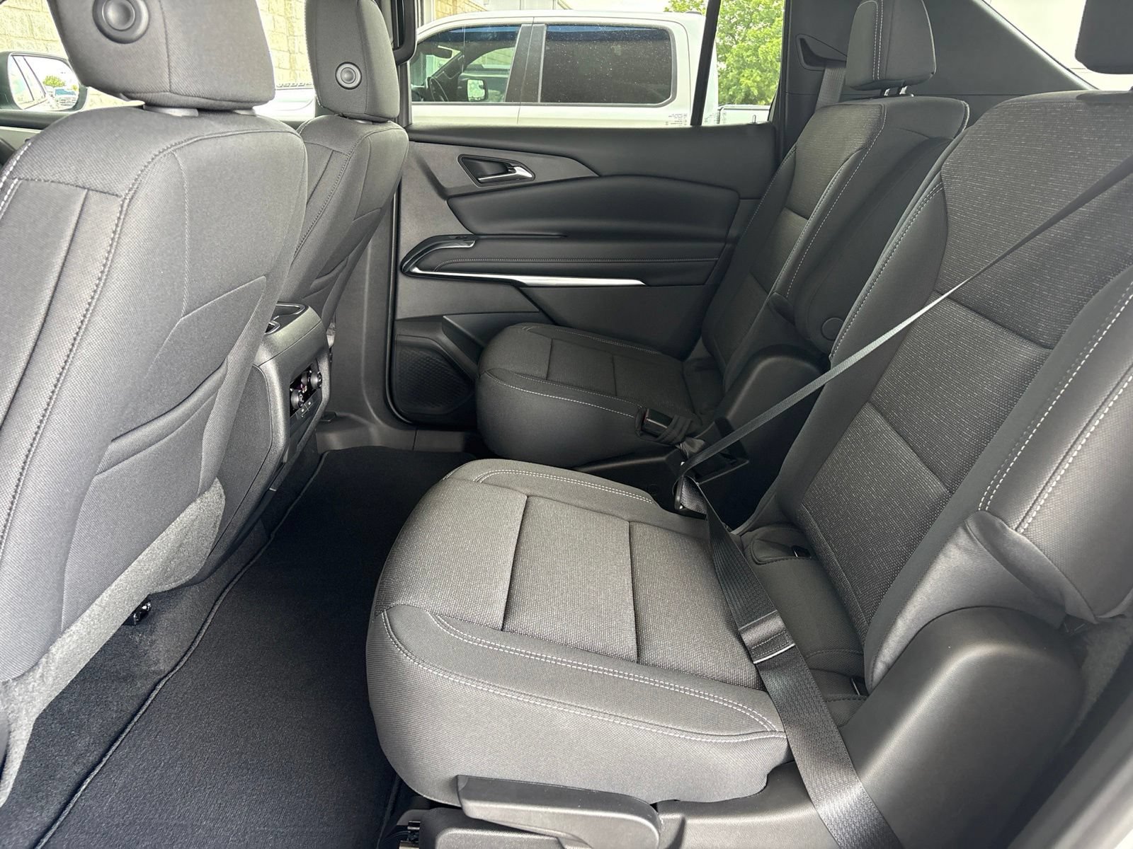 New 2027 Chevrolet Traverse LT w/ Sun and Wheel Package FWD image 16