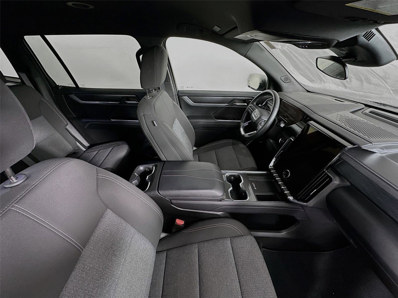 Used 2025 GMC Acadia Elevation image 28