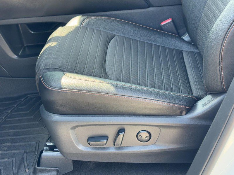 Used 2024 Nissan Pathfinder SV AWD/4WD image 16