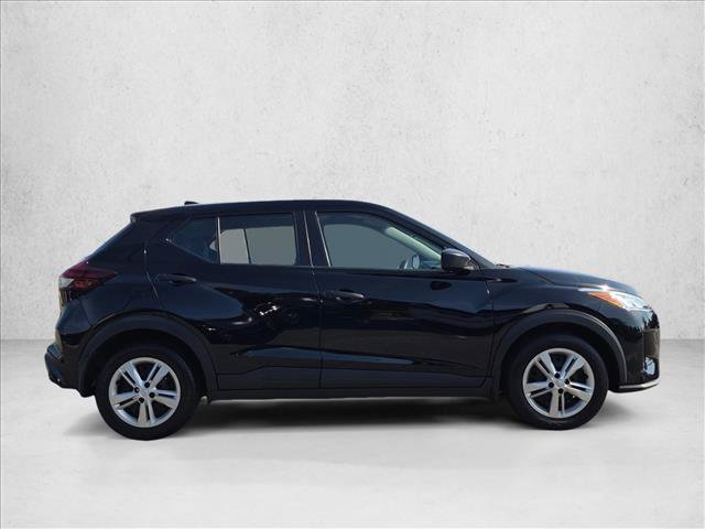 Used 2023 Nissan Kicks S FWD image 4