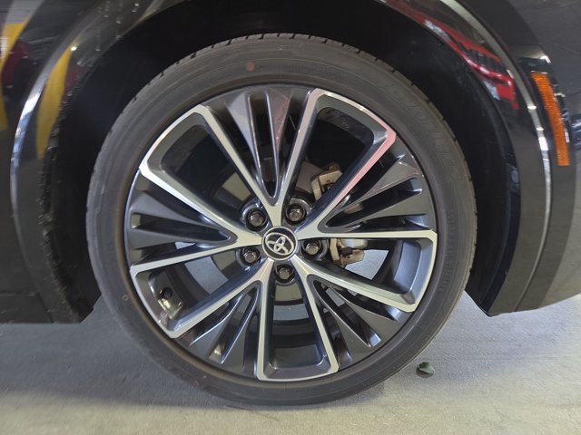 Used 2024 Toyota Prius XLE FWD image 21