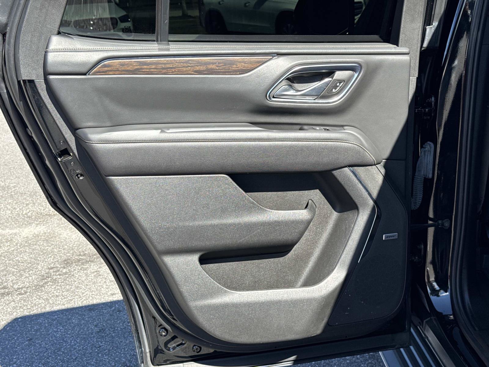 Used 2024 Chevrolet Tahoe Premier AWD/4WD image 16