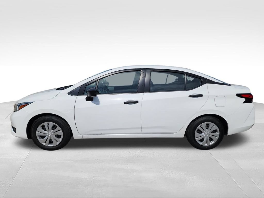 Used 2023 Nissan Versa S FWD image 4