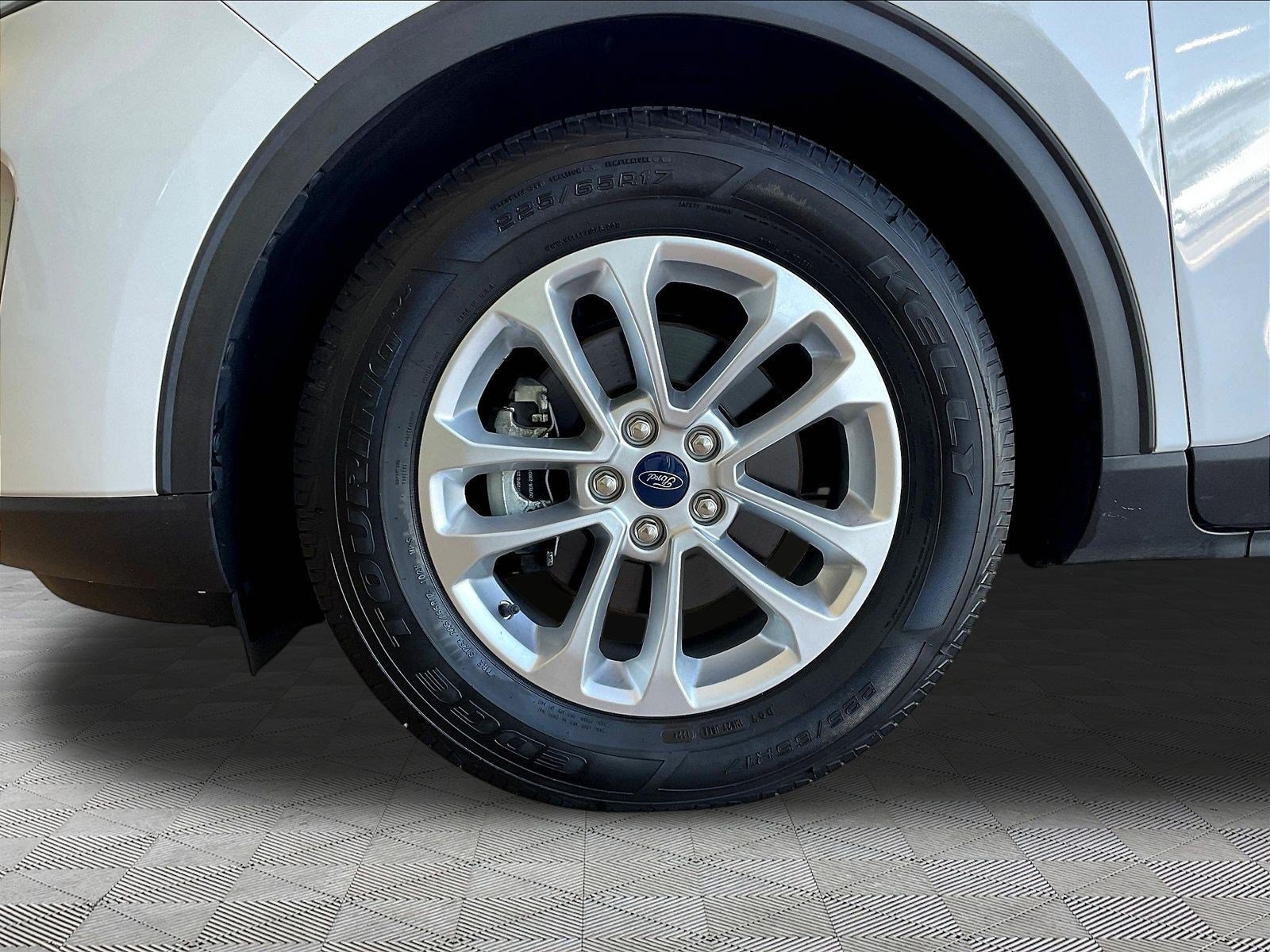 Used 2020 Ford Escape SE FWD image 32