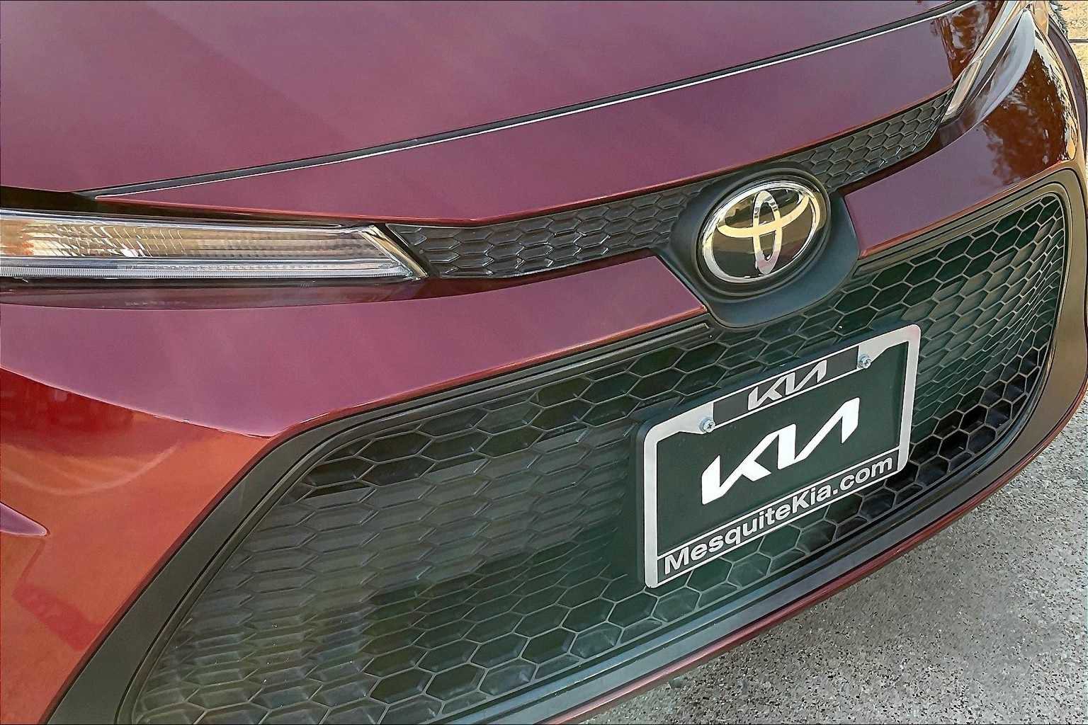 Used 2022 Toyota Corolla LE image 32