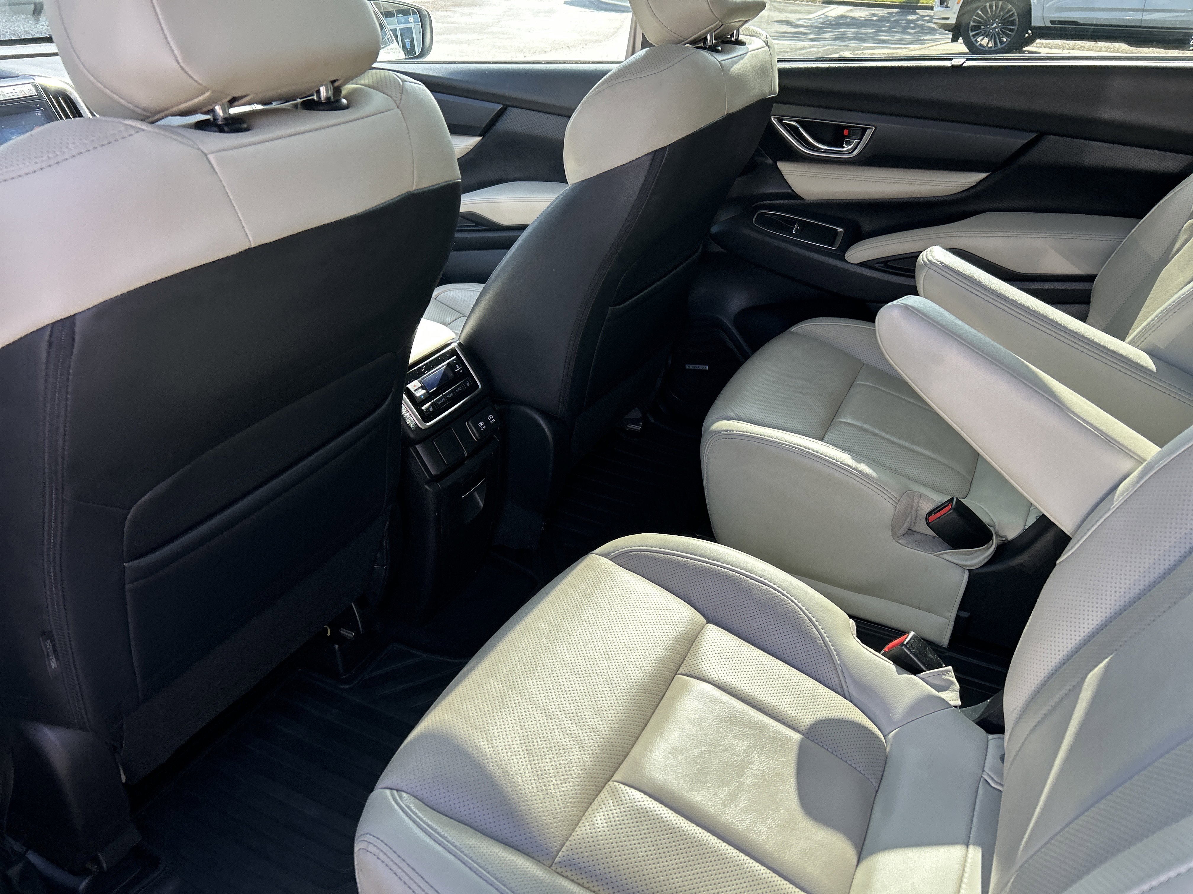 Used 2021 Subaru Ascent Limited w/ Technology Package image 16