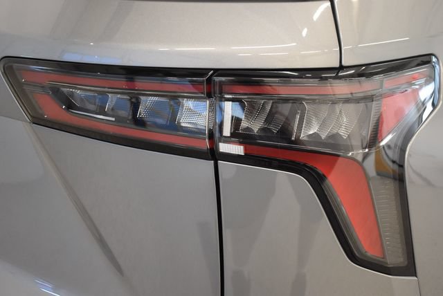 Used 2026 Chevrolet Equinox RS w/ LPO, Floor Liner Package AWD/4WD image 12