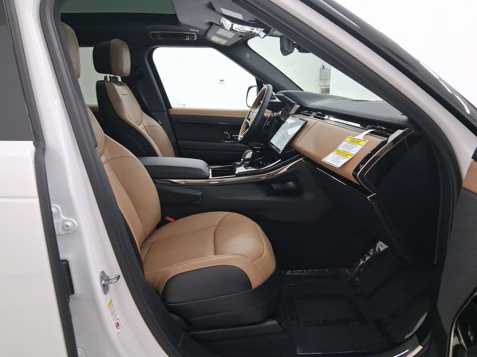 New 2026 Land Rover Range Rover Sport Dynamic SE image 32