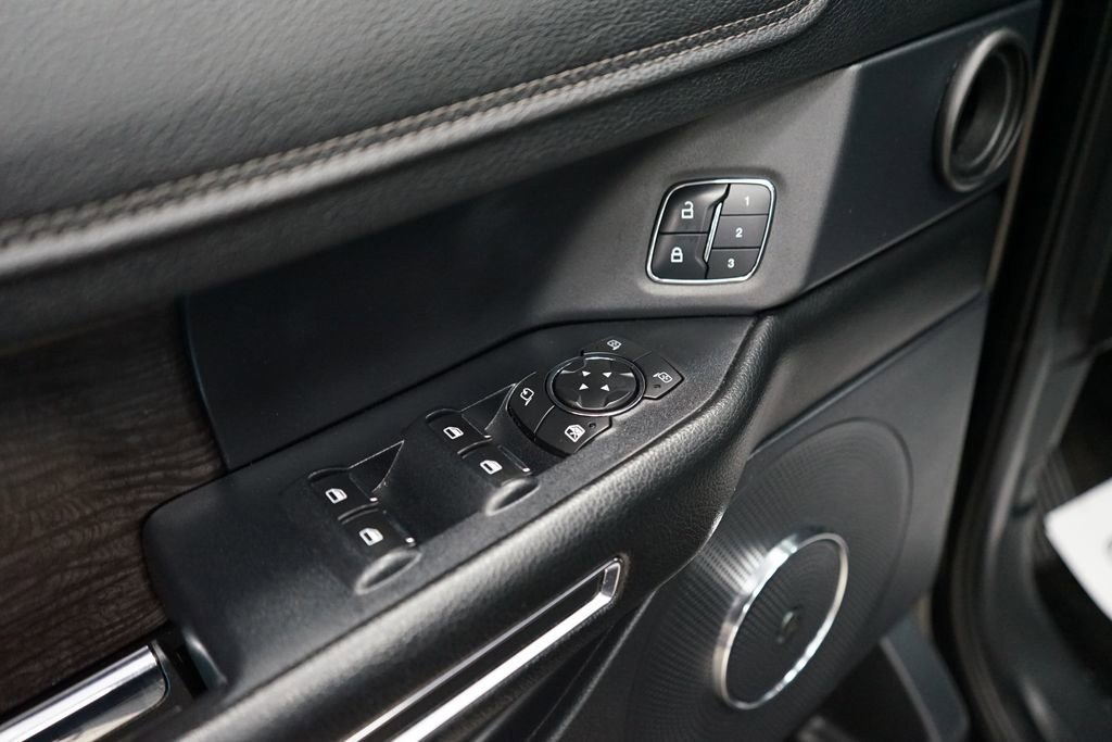 Used 2018 Ford Expedition Limited image 26