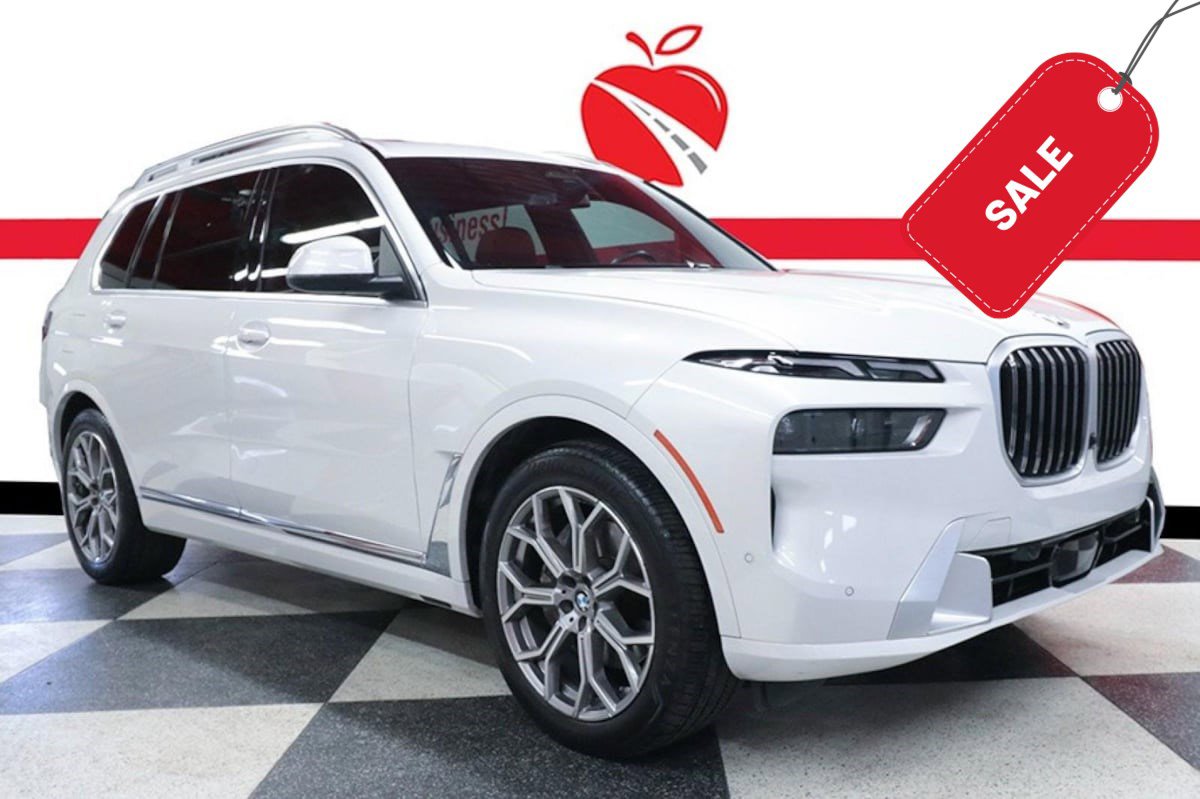 Used 2023 BMW X7 xDrive40i w/ Premium Package image 1