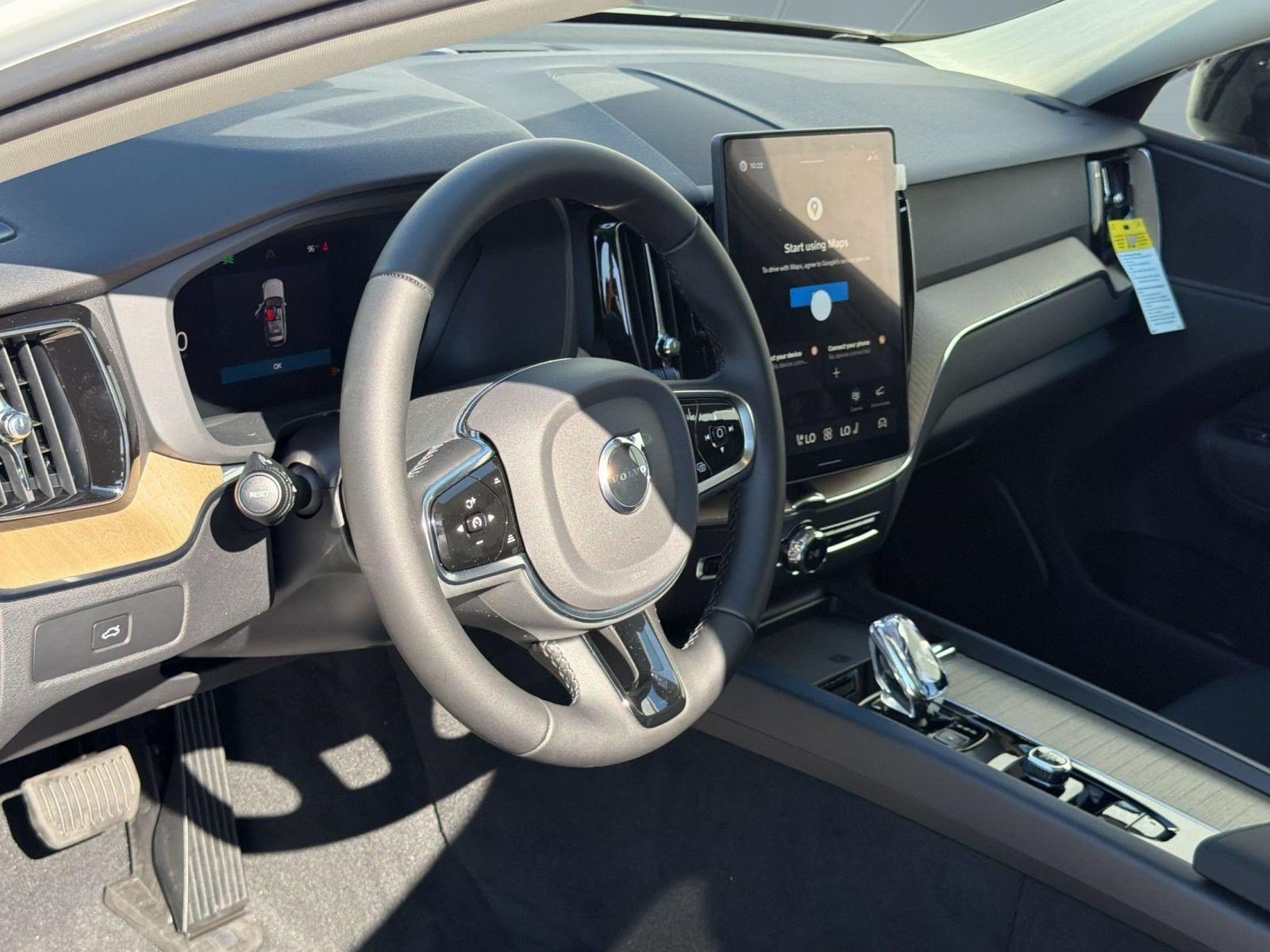 New 2026 Volvo XC60 B5 Plus w/ Climate Package AWD/4WD image 4