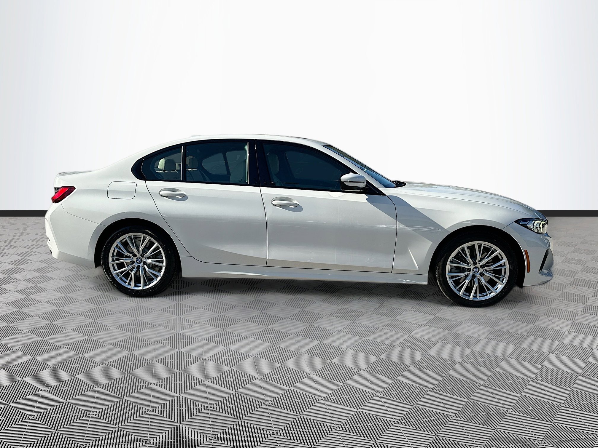Used 2023 BMW 330i Sedan image 8