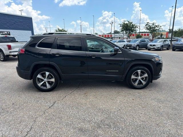 Used 2021 Jeep Cherokee Limited w/ Trailer Tow Group AWD/4WD image 6