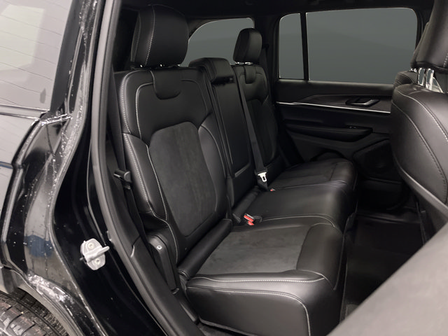 New 2026 Jeep Grand Cherokee Altitude AWD/4WD image 31