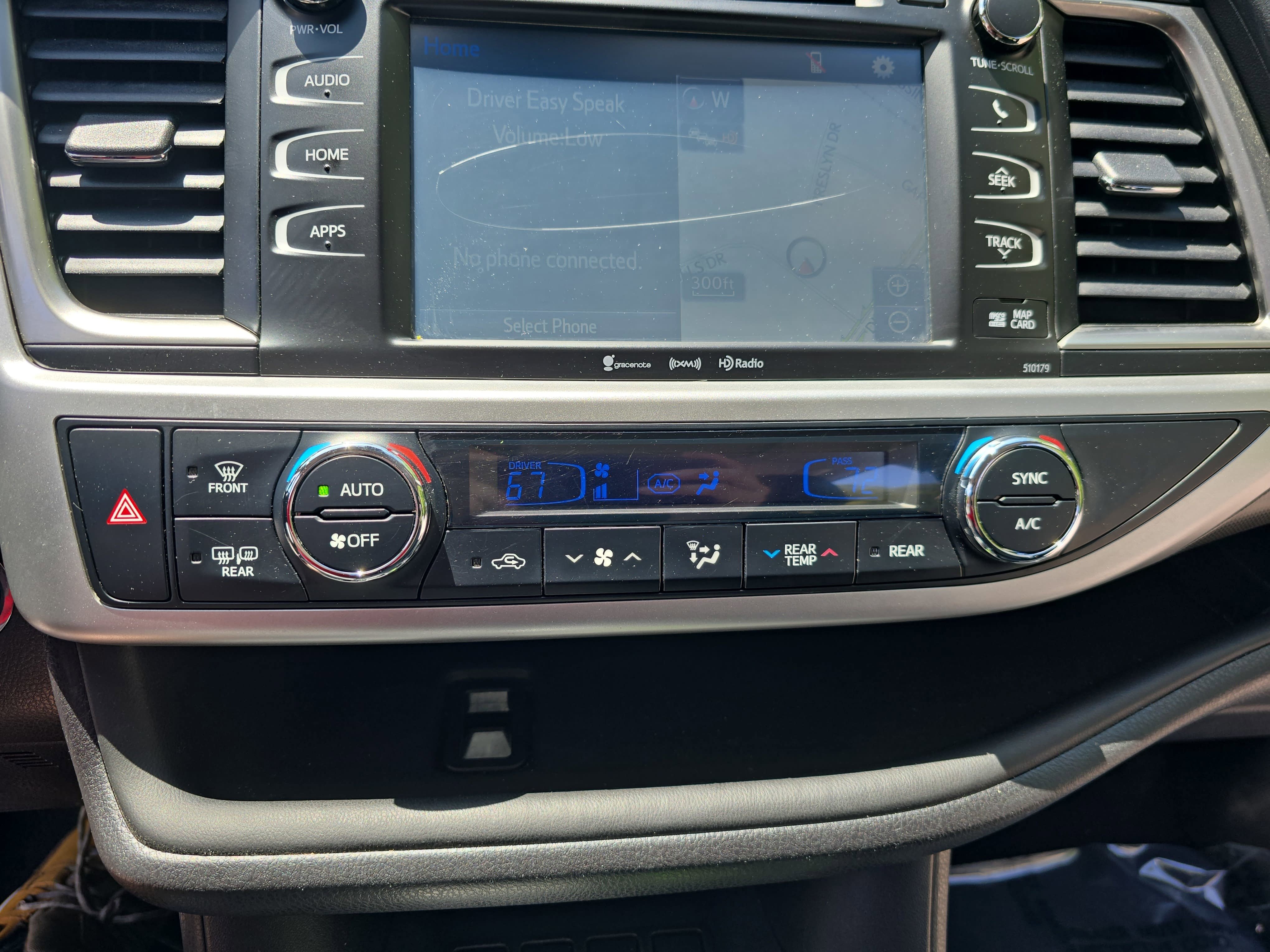 Used 2017 Toyota Highlander SE AWD/4WD image 24