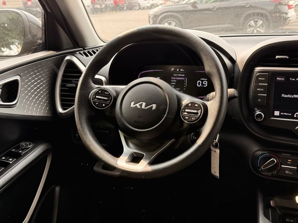 Used 2023 Kia Soul LX FWD image 20
