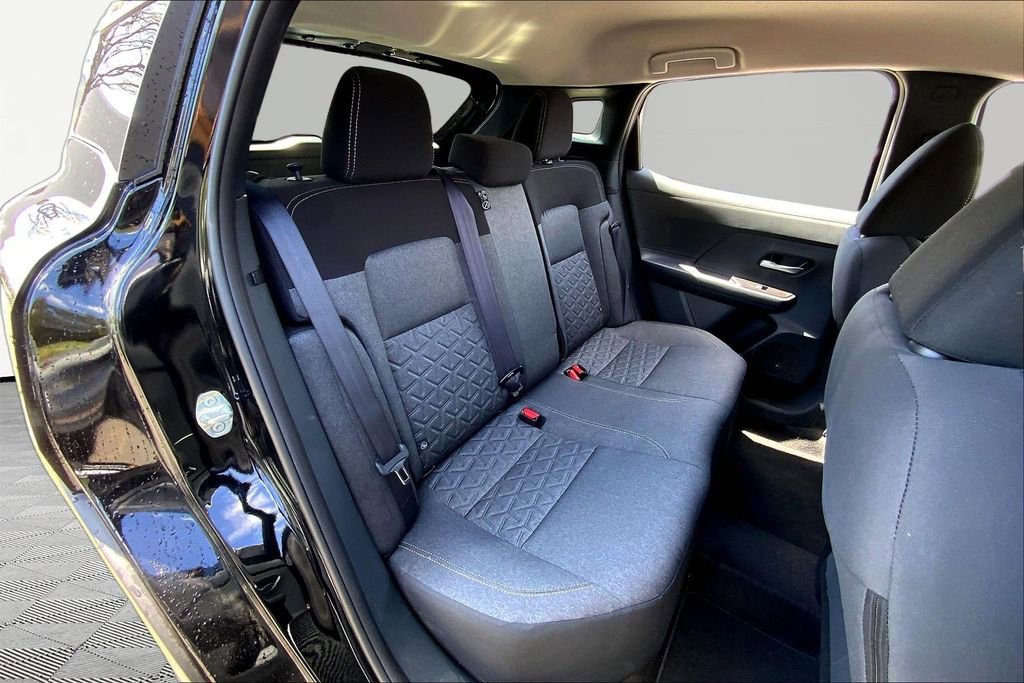 Used 2025 Nissan Kicks SV image 17