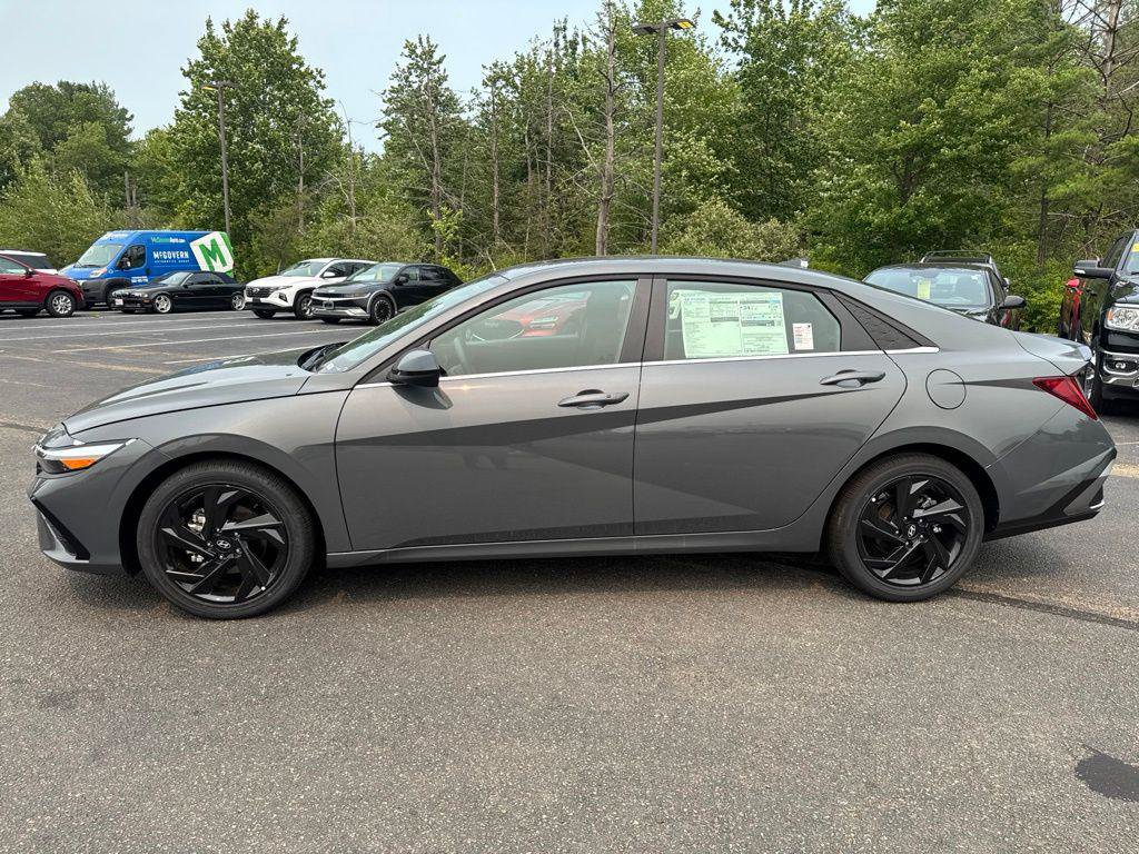 New 2026 Hyundai Elantra SEL Sport Premium FWD image 3
