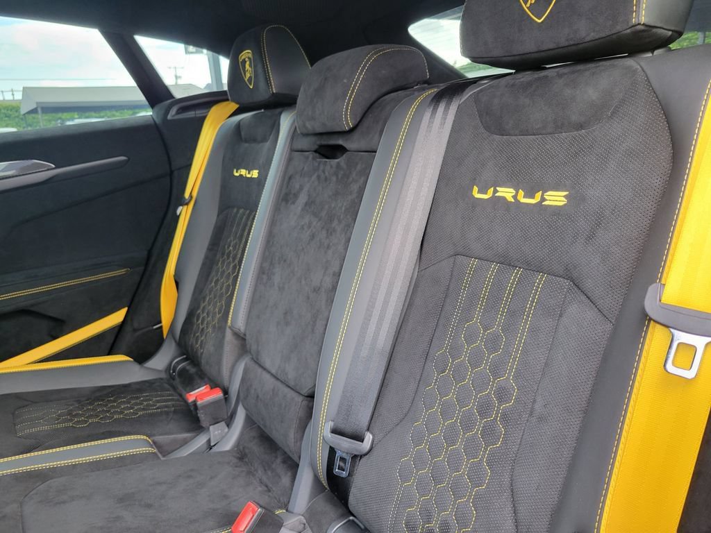 Used 2023 Lamborghini Urus Performante AWD/4WD image 10