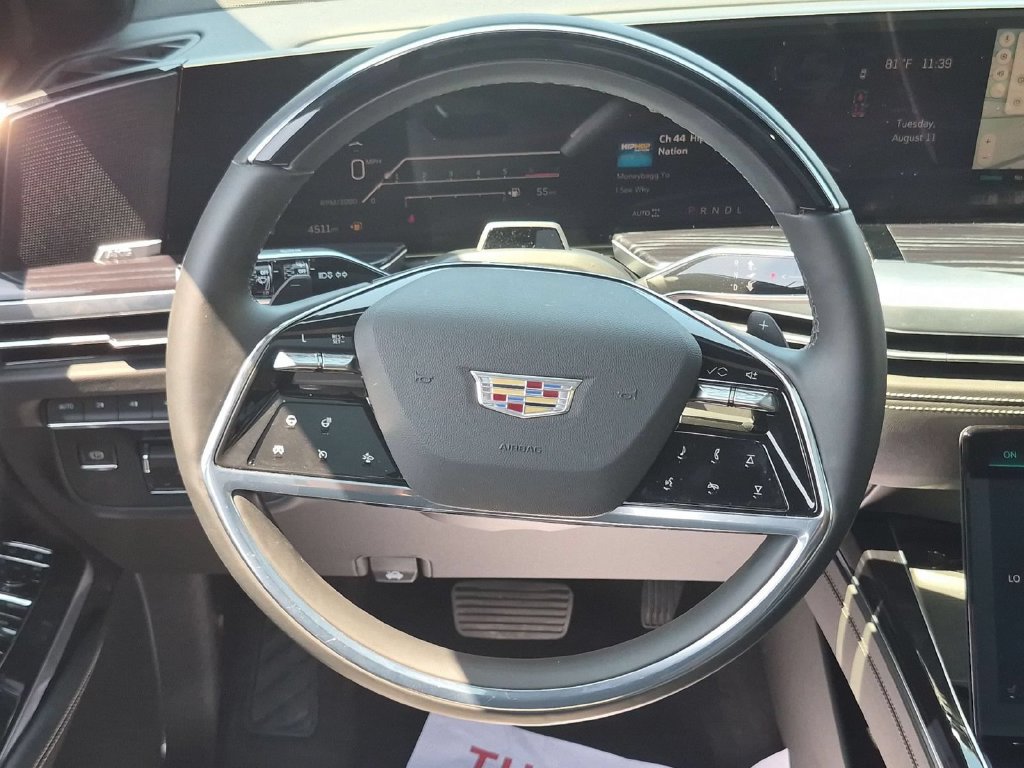 Certified 2025 Cadillac Escalade ESV Sport w/ LPO, Floor Liner Package AWD/4WD image 10