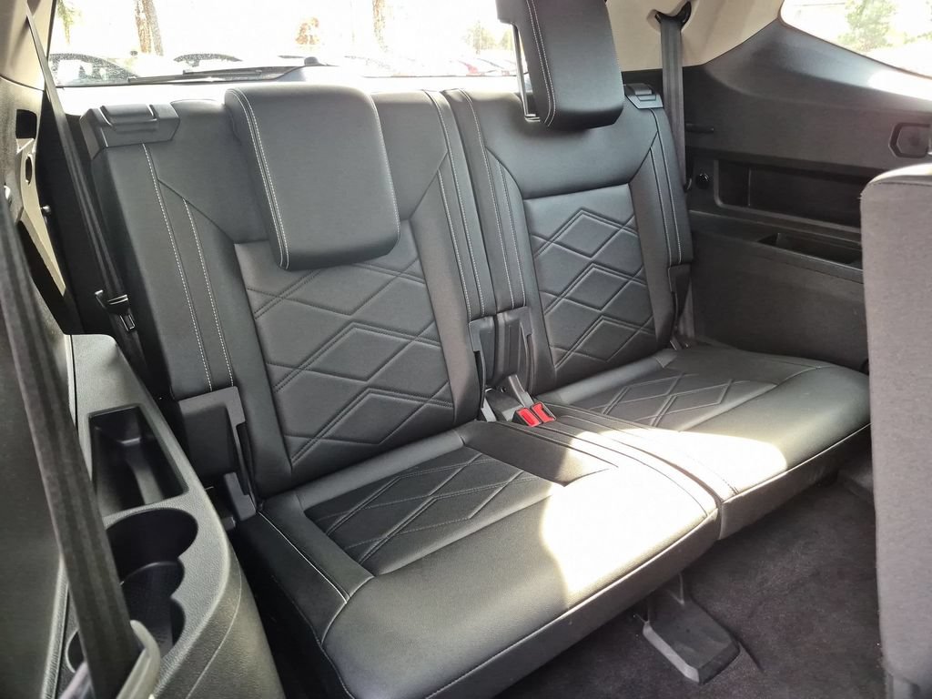 Used 2025 Volkswagen Atlas SE FWD image 30
