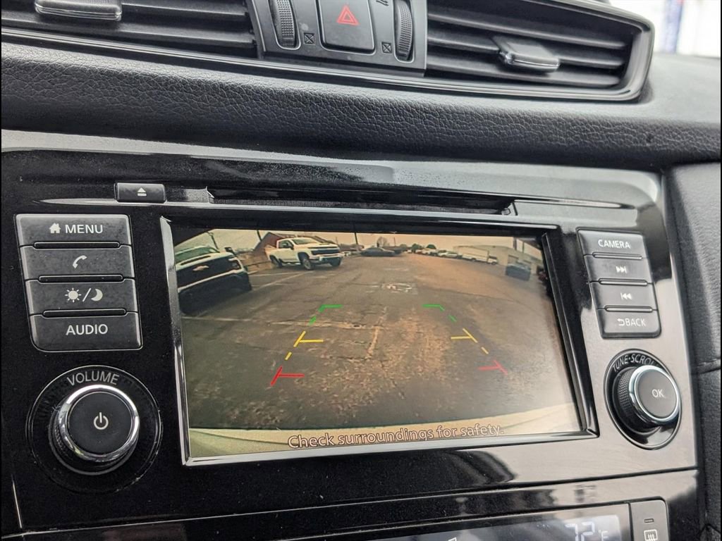 Used 2018 Nissan Rogue SV image 9