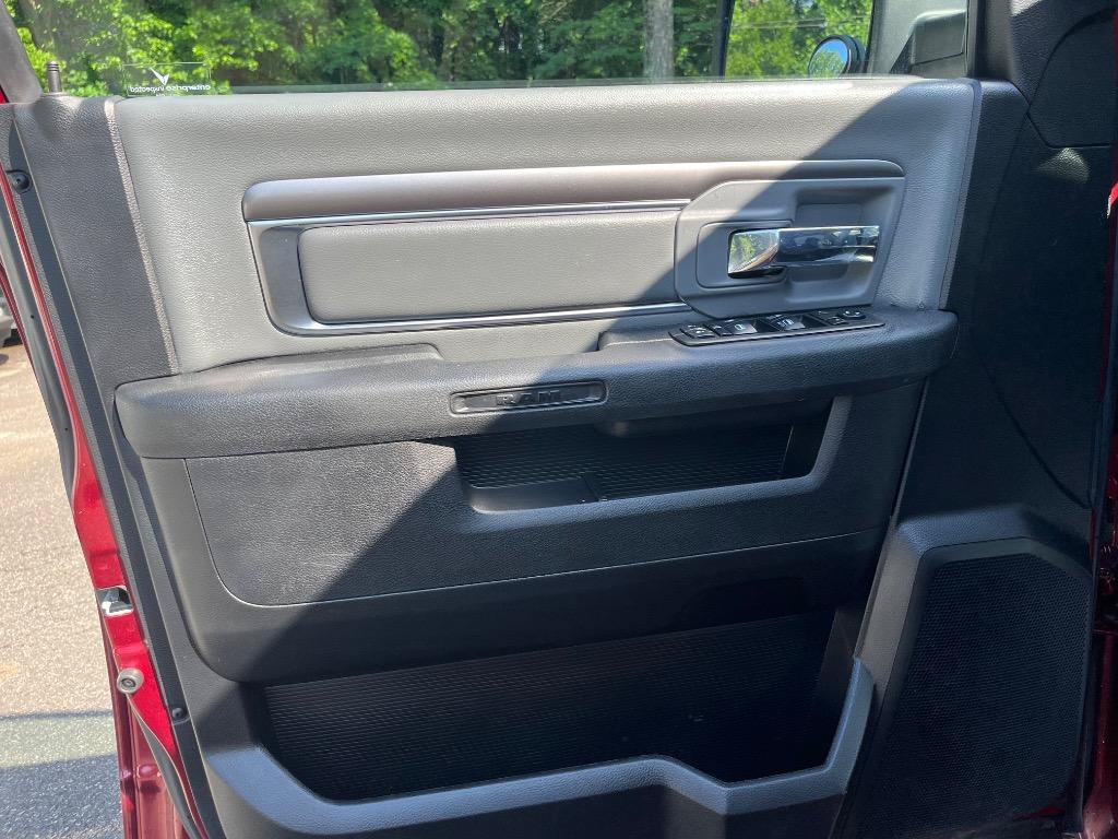 Used 2021 RAM 1500 Classic SLT RWD image 14