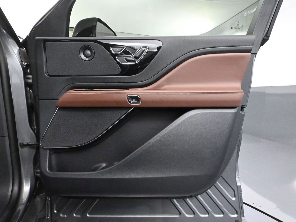 Used 2025 Lincoln Aviator Reserve w/ Jet Appearance Package image 53