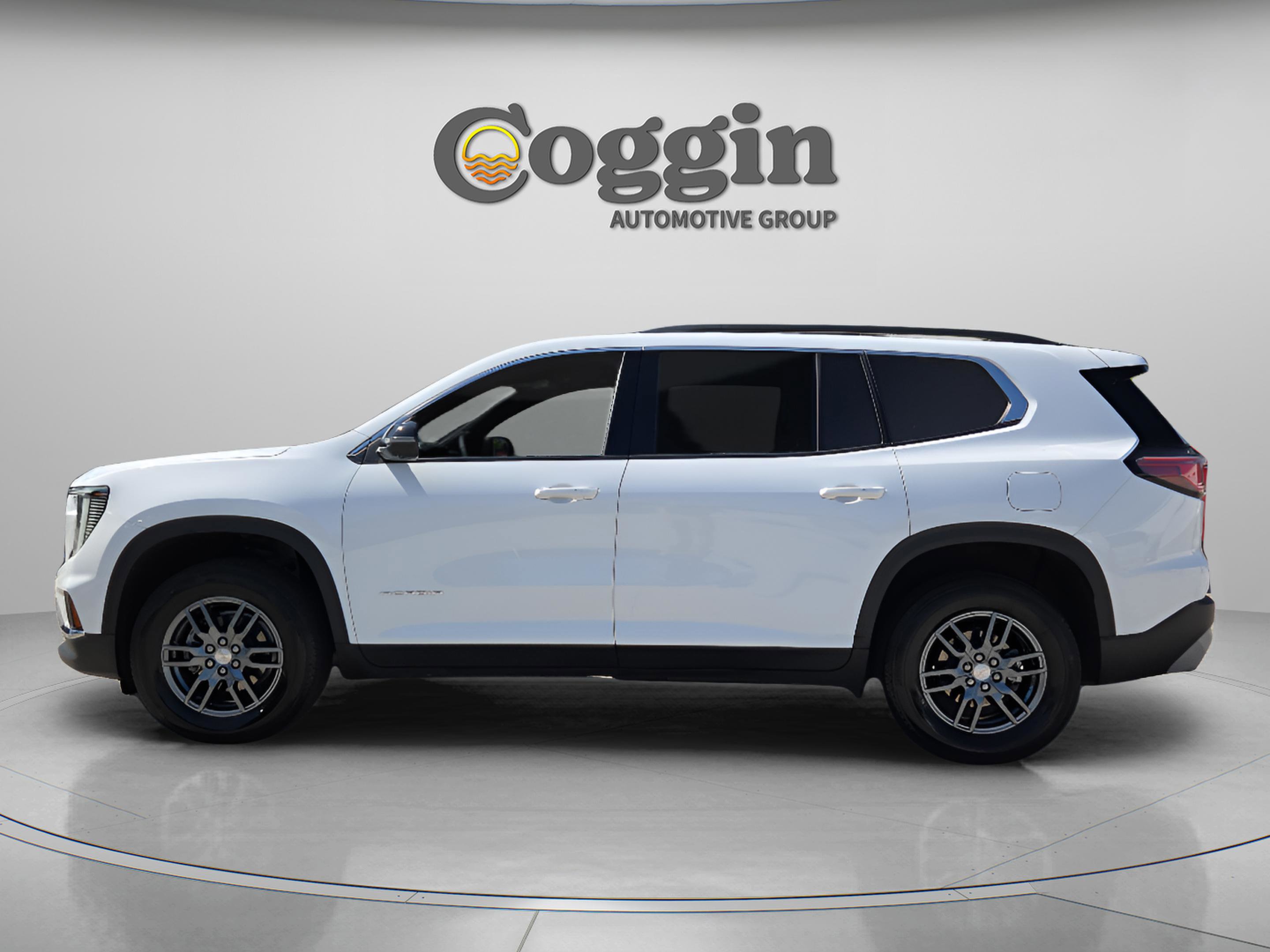 Used 2025 GMC Acadia Elevation image 2