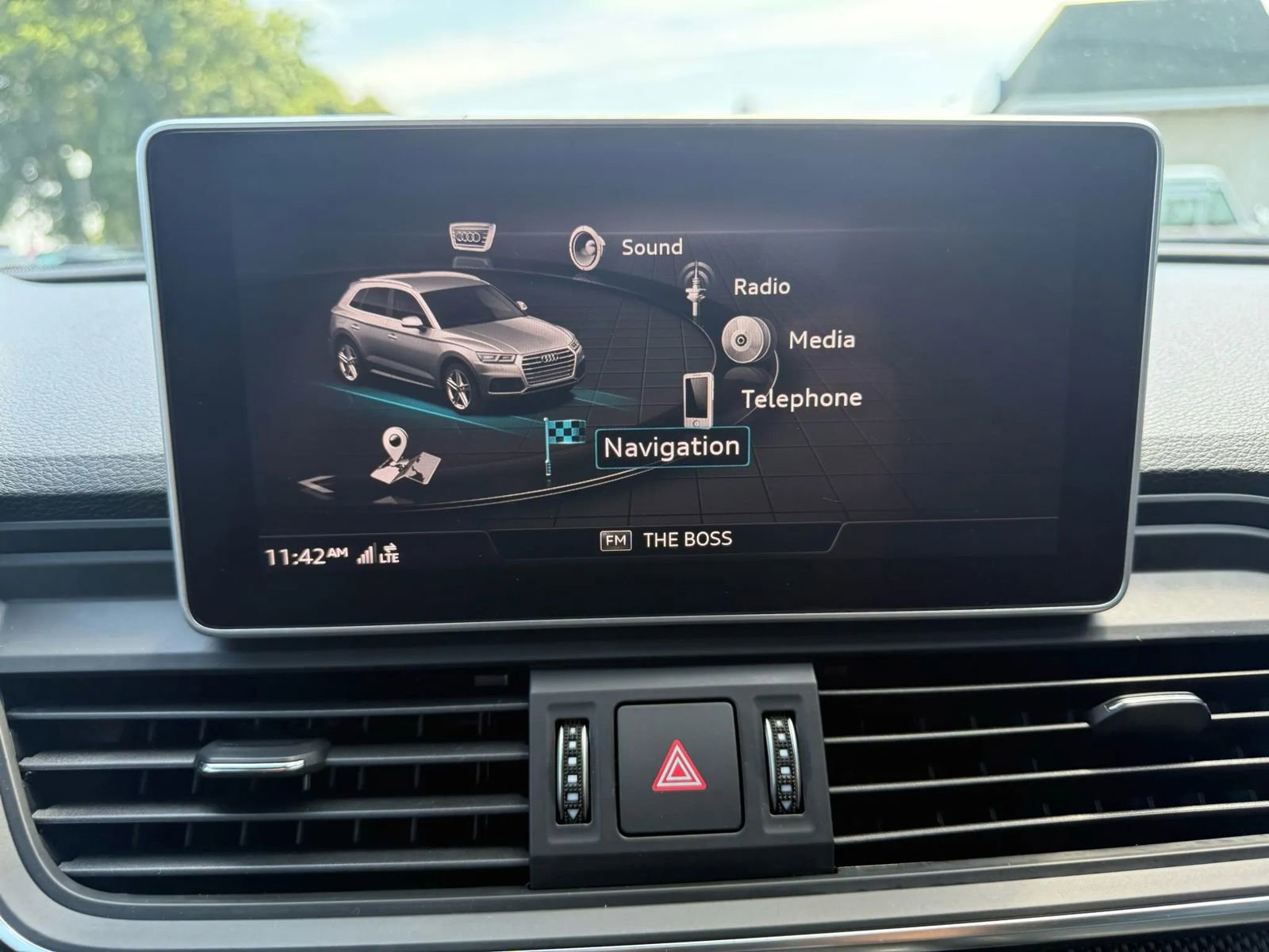 Used 2018 Audi SQ5 Premium Plus w/ Navigation Package image 29