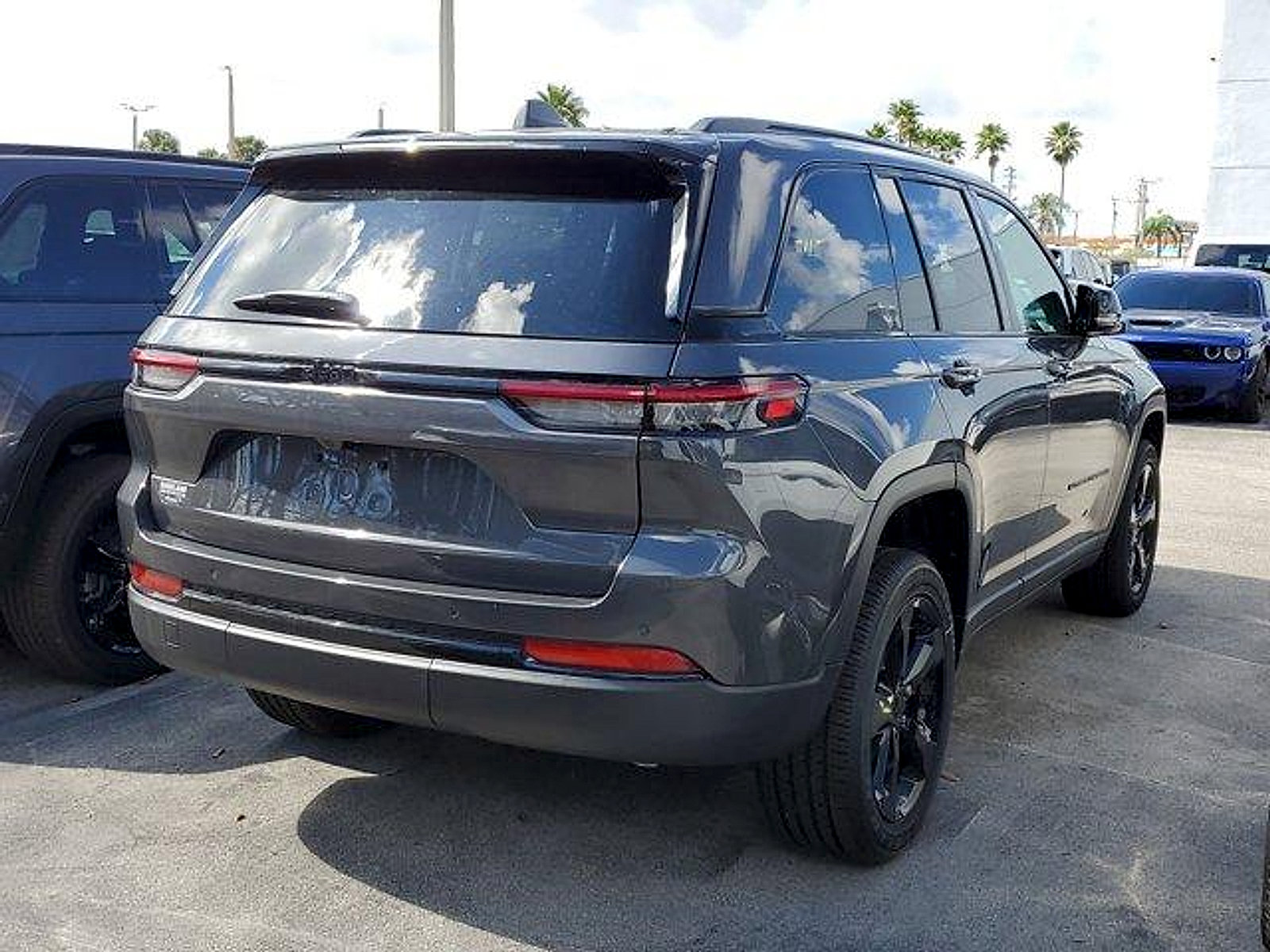 New 2024 Jeep Grand Cherokee Altitude RWD image 4