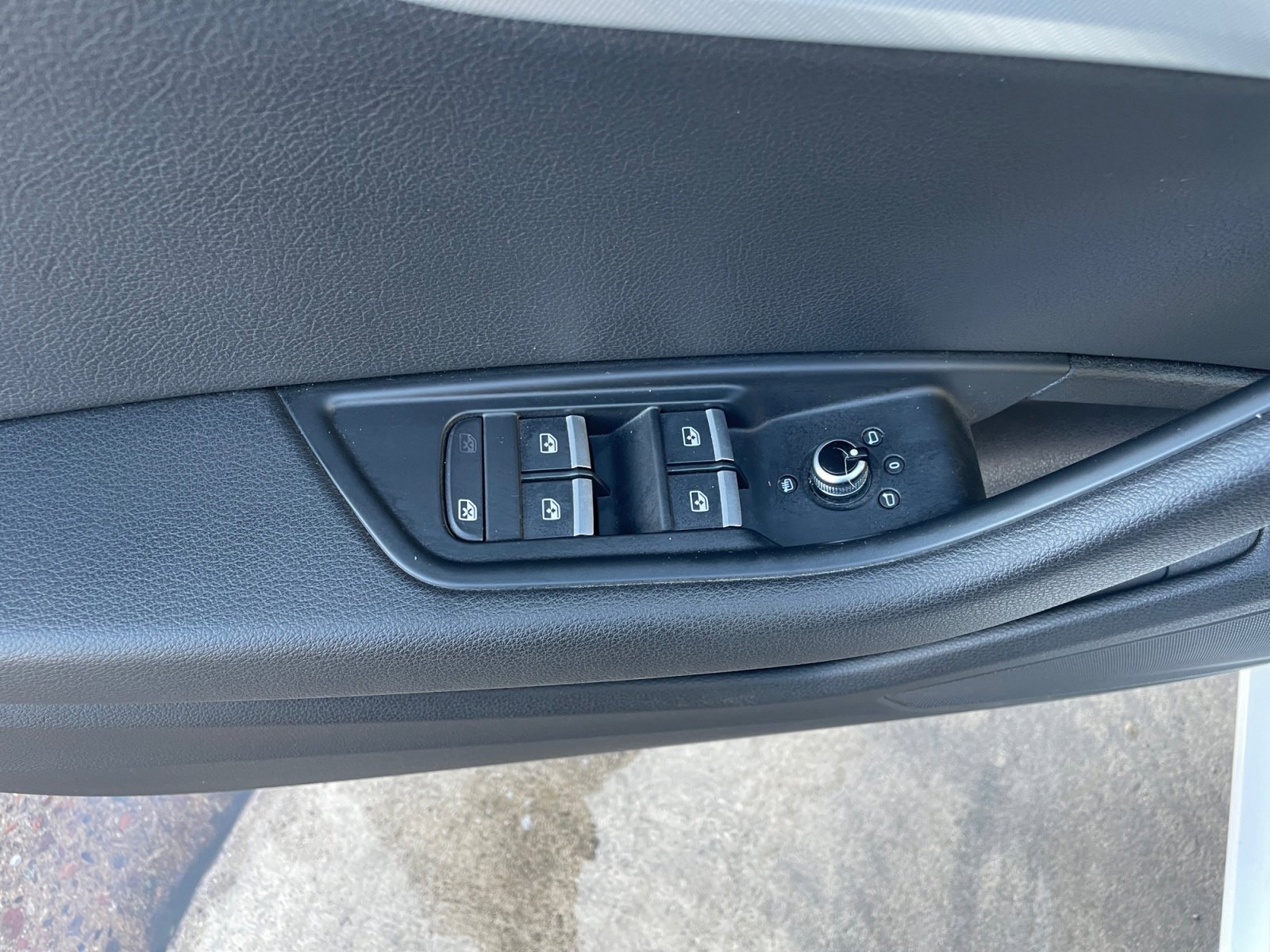 Used 2017 Audi A4 2.0T Premium w/ Convenience Package image 17