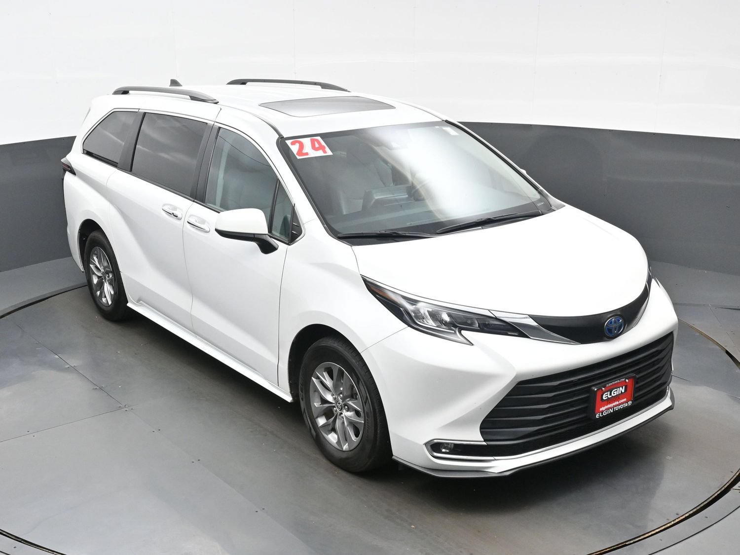 Used 2024 Toyota Sienna XLE AWD/4WD image 36