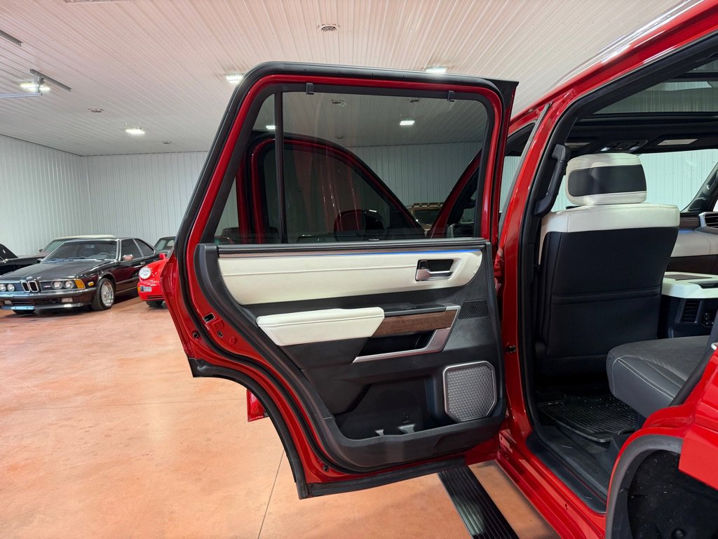 Used 2023 Toyota Sequoia Capstone AWD/4WD image 19
