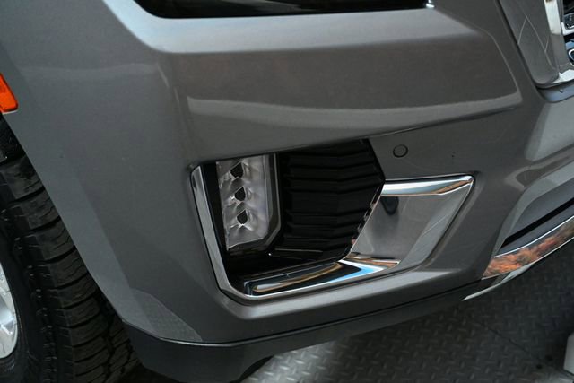 Used 2023 GMC Yukon XL SLT w/ SLT Luxury Package image 19