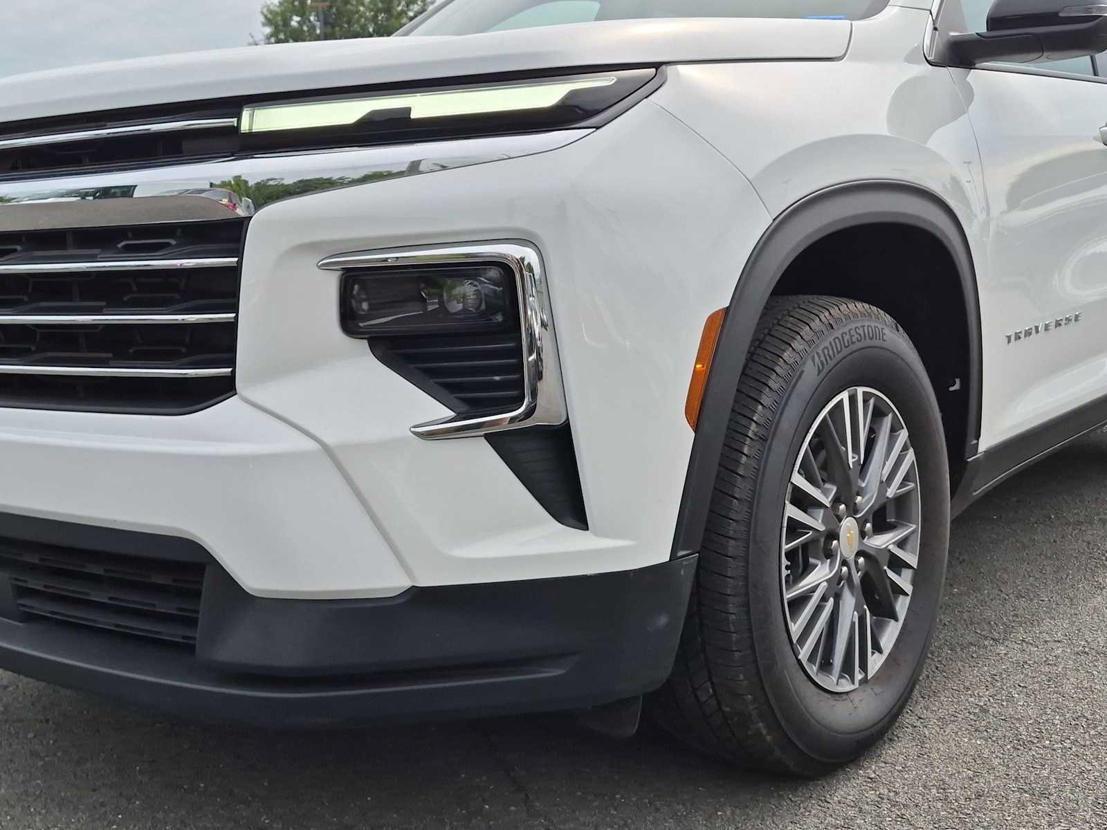 Used 2025 Chevrolet Traverse LT AWD/4WD image 11