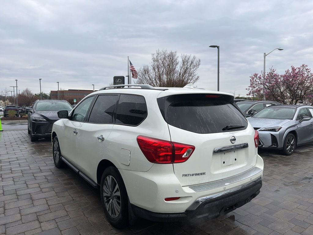 Used 2020 Nissan Pathfinder S image 14