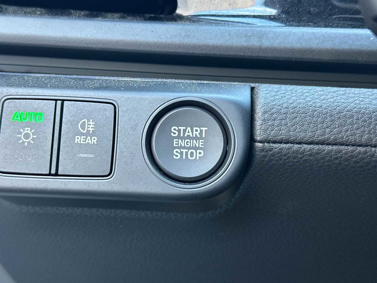 Used 2025 Porsche Panamera 4 RWD image 23