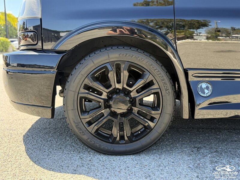 Used 2017 GMC Savana 2500 RWD image 10