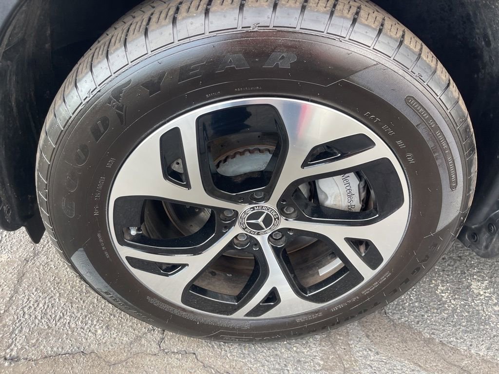 Used 2025 Mercedes-Benz GLC 350e 4MATIC image 28