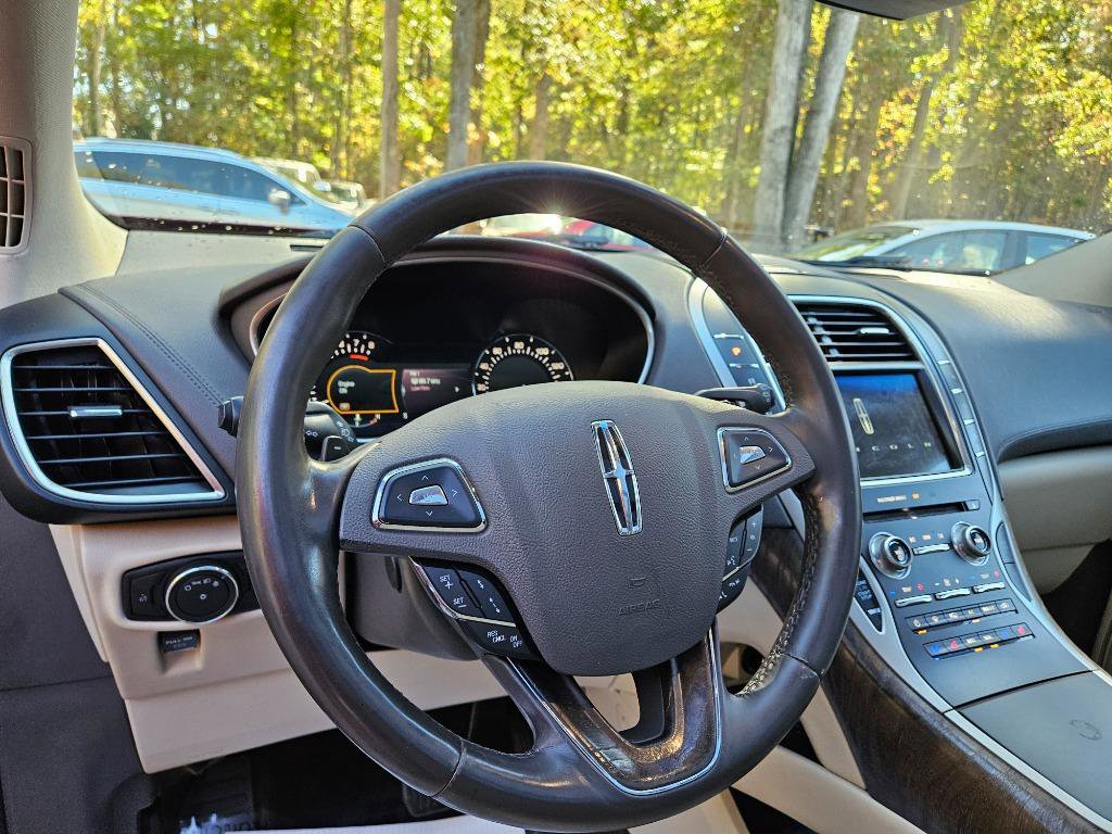 Used 2016 Lincoln MKX Reserve w/ Technology Package AWD/4WD image 27