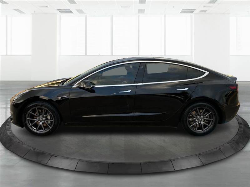 Used 2019 Tesla Model 3 Standard Range Plus image 5